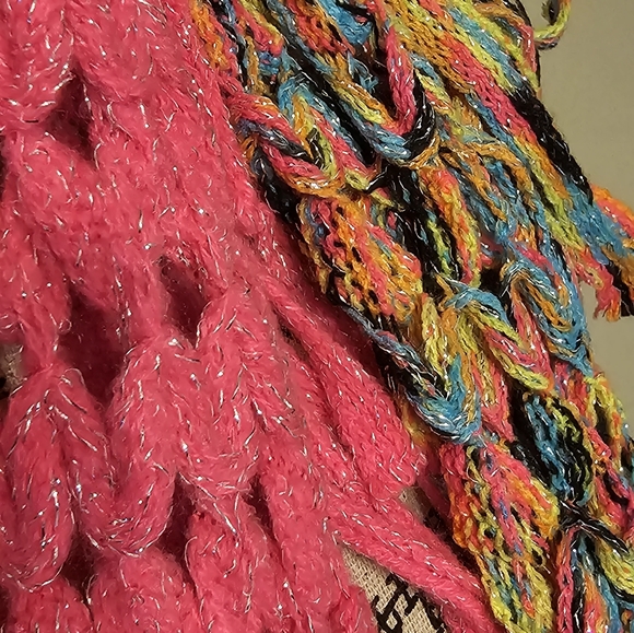 2 for 1 😁 Glittery Loop Scarves!! - Picture 5 of 12